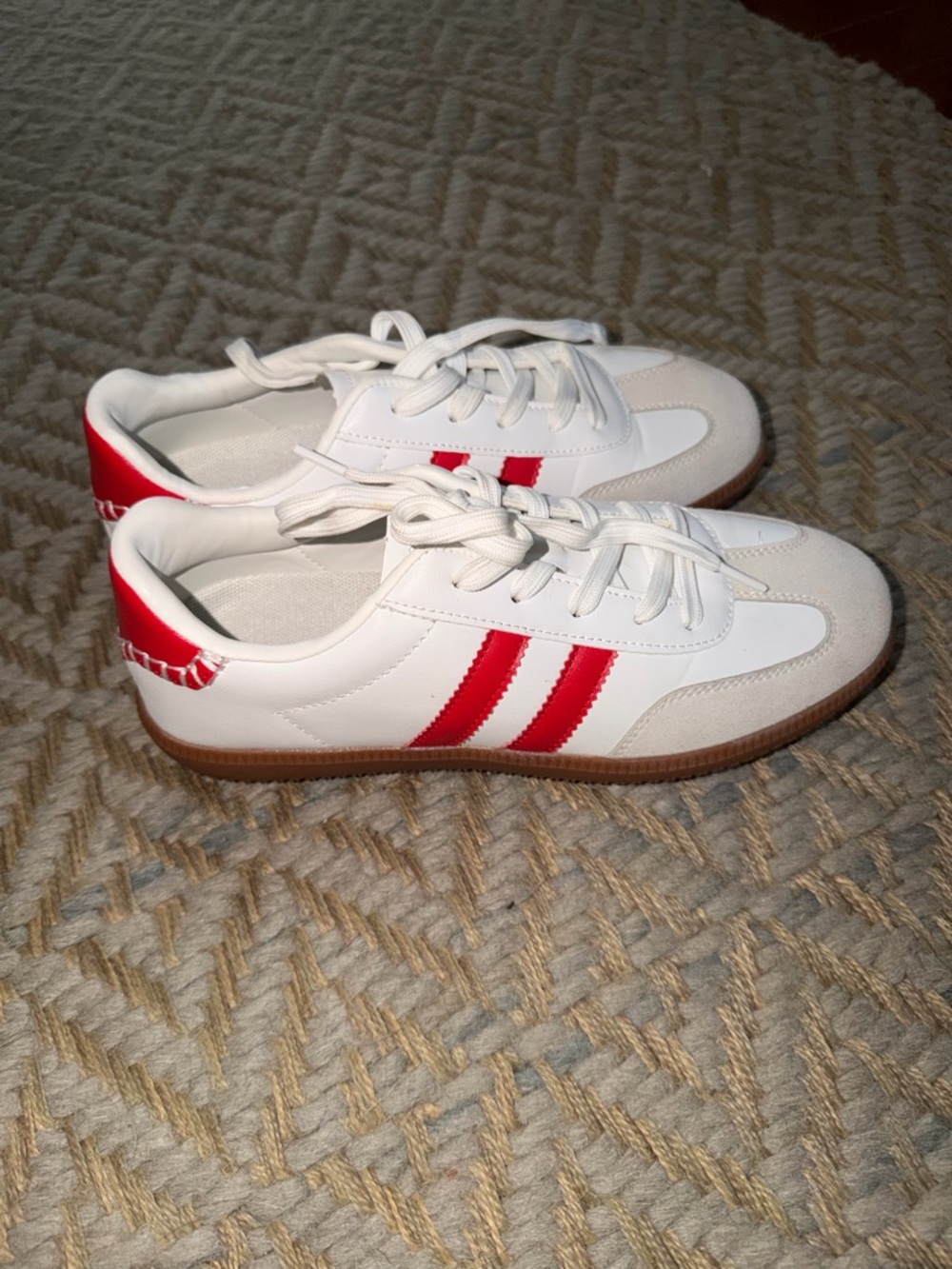 Berness White Sneakers with Red Stripes - Classic Athletic Style